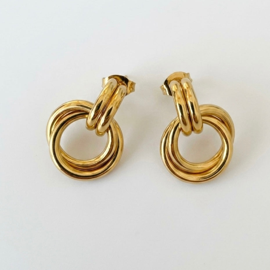 Geneva - Interlocking Hoop Earrings - Gold