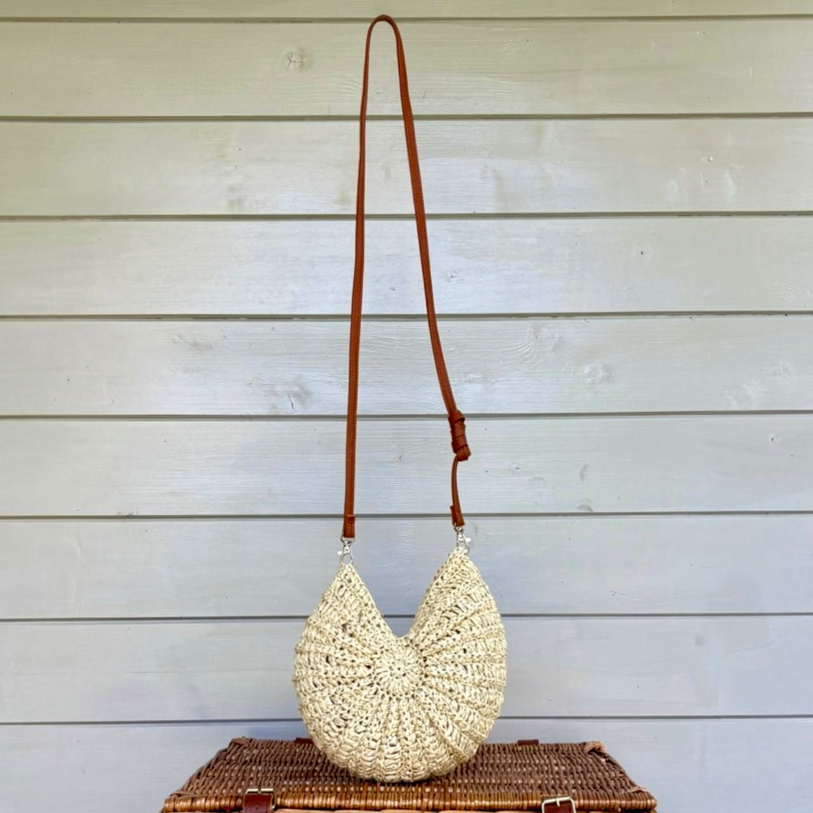Carbis - Cross body Shell bag