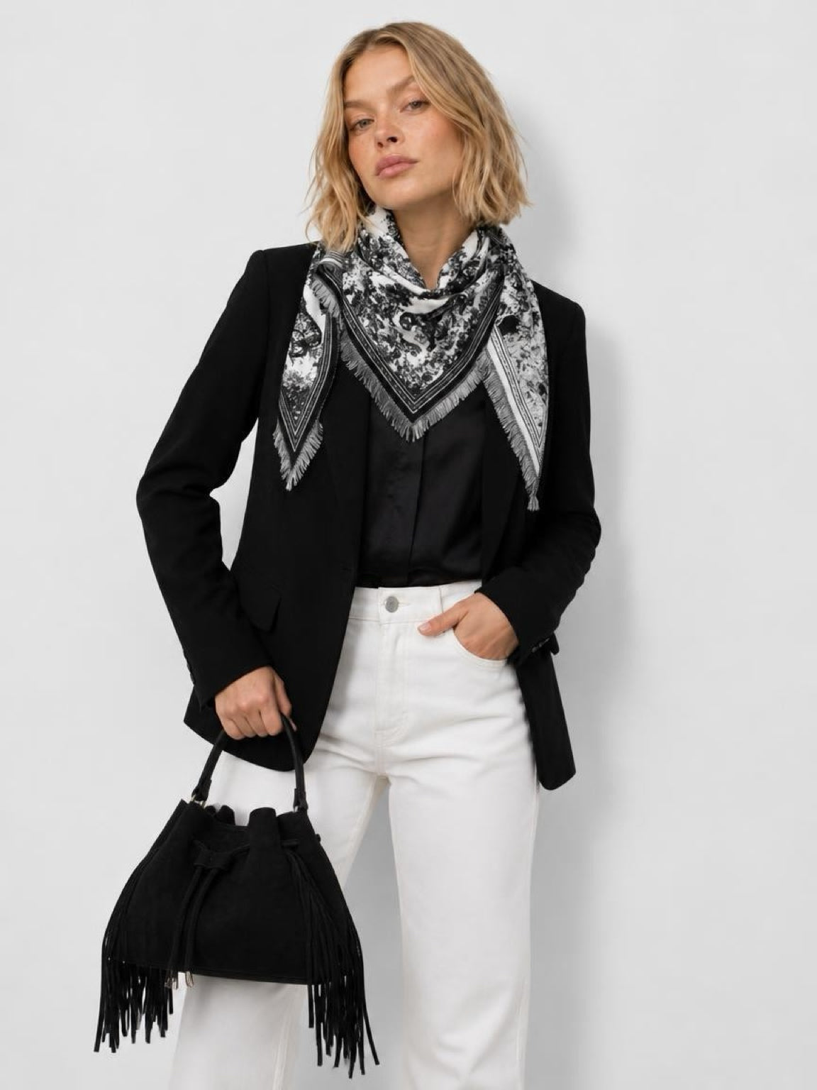 Versailles - Triangular Toile de Jouy Scarf - Black